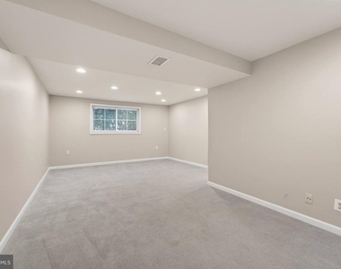 5906 Oak Leather Drive - Photo Thumbnail 24