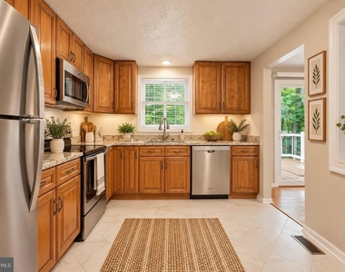5906 Oak Leather Drive - Photo Thumbnail 3