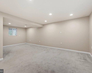 5906 Oak Leather Drive - Photo Thumbnail 21