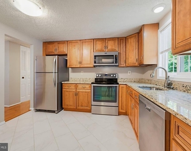 5906 Oak Leather Drive - Photo Thumbnail 7