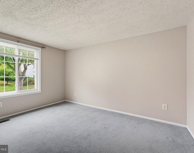 5906 Oak Leather Drive - Photo Thumbnail 12