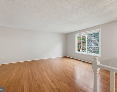 5906 Oak Leather Drive - Photo Thumbnail 9