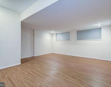 1502 Farsta Court - Photo Thumbnail 43