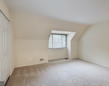 1502 Farsta Court - Photo Thumbnail 35