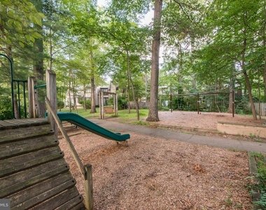 1502 Farsta Court - Photo Thumbnail 57
