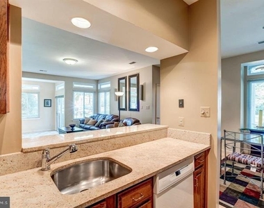 12232 Fort Buffalo Circle - Photo Thumbnail 17