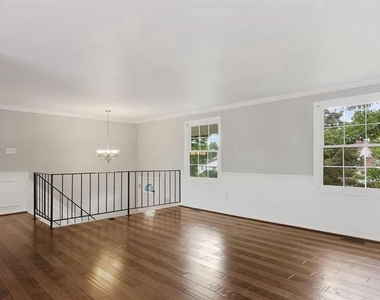 12802 Melvue Court - Photo Thumbnail 2