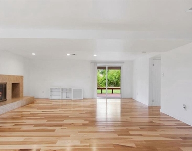 12802 Melvue Court - Photo Thumbnail 18