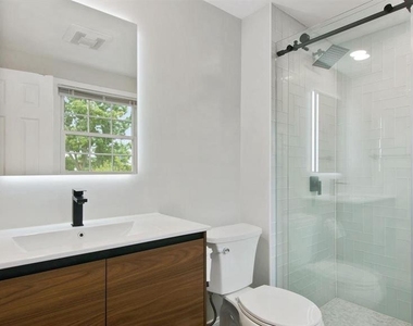 12802 Melvue Court - Photo Thumbnail 14