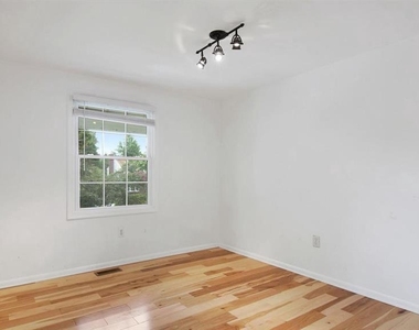 12802 Melvue Court - Photo Thumbnail 8