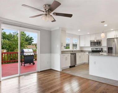 12802 Melvue Court - Photo Thumbnail 3