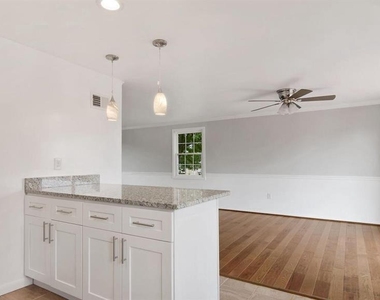 12802 Melvue Court - Photo Thumbnail 6