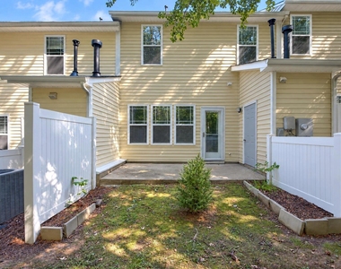 2512 Bryarton Village Way - Photo Thumbnail 33