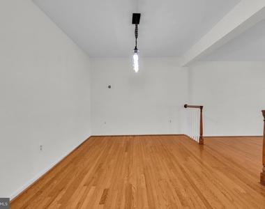 4637 Luxberry Drive - Photo Thumbnail 7