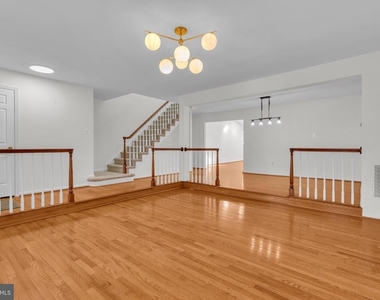 4637 Luxberry Drive - Photo Thumbnail 5