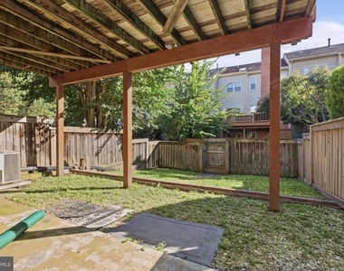 4637 Luxberry Drive - Photo Thumbnail 36