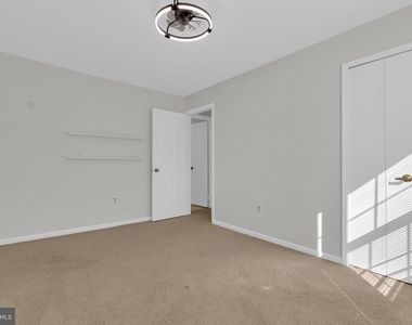 4637 Luxberry Drive - Photo Thumbnail 27