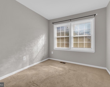 4637 Luxberry Drive - Photo Thumbnail 24