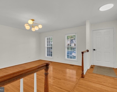 4637 Luxberry Drive - Photo Thumbnail 4