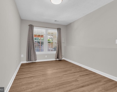 4637 Luxberry Drive - Photo Thumbnail 32