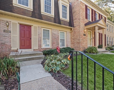 4637 Luxberry Drive - Photo Thumbnail 3