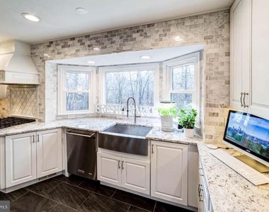 7679 Green Garland Drive - Photo Thumbnail 5