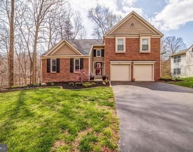7679 Green Garland Drive - Photo Thumbnail 1