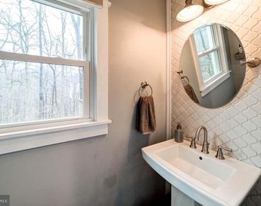 7679 Green Garland Drive - Photo Thumbnail 10