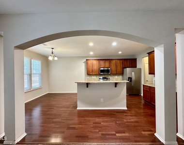 8208 Stone Cellar Drive - Photo Thumbnail 10