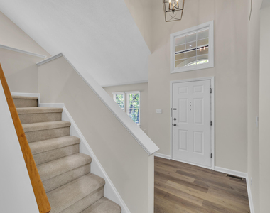 102 Cove Creek Drive - Photo Thumbnail 4