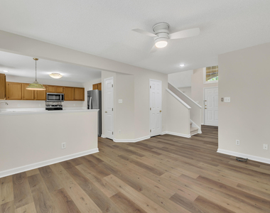 102 Cove Creek Drive - Photo Thumbnail 20