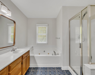 102 Cove Creek Drive - Photo Thumbnail 26