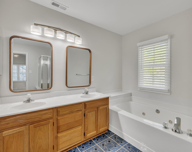 102 Cove Creek Drive - Photo Thumbnail 25
