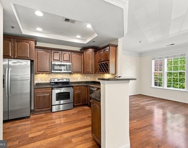 7023 Huntley Run Place - Photo Thumbnail 12