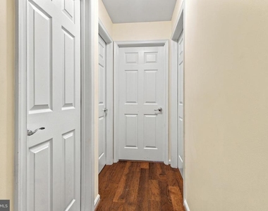 7023 Huntley Run Place - Photo Thumbnail 19