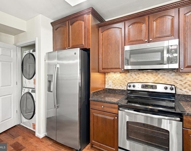 7023 Huntley Run Place - Photo Thumbnail 15
