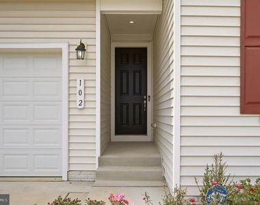 102 Curtain Fall Drive - Photo Thumbnail 5