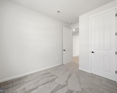 102 Curtain Fall Drive - Photo Thumbnail 23