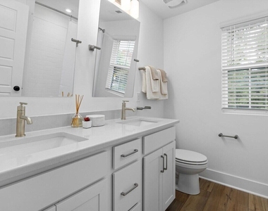 554 E Hargett Street - Photo Thumbnail 18