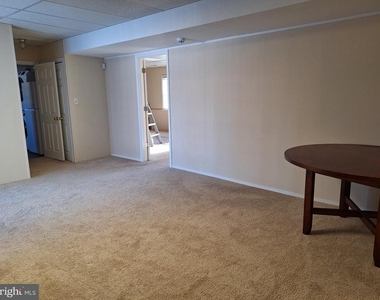 10506 Oak Place - Photo Thumbnail 3