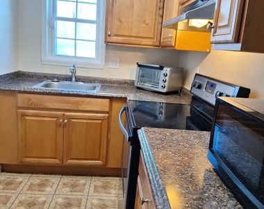 10506 Oak Place - Photo Thumbnail 5