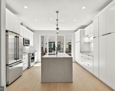158 N Lee - Photo Thumbnail 11