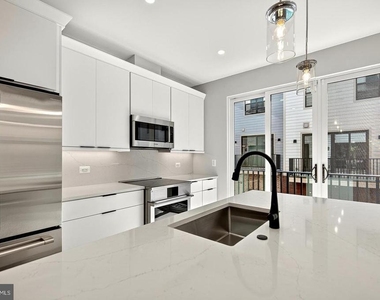 158 N Lee - Photo Thumbnail 13