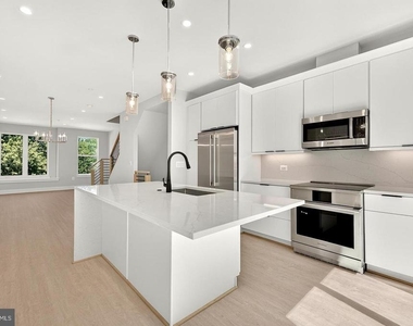 158 N Lee - Photo Thumbnail 16