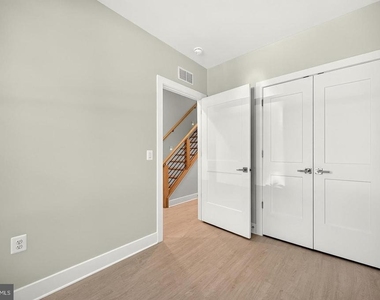 158 N Lee - Photo Thumbnail 6