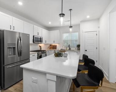 554 E Hargett Street - Photo Thumbnail 8