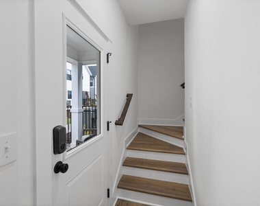 554 E Hargett Street - Photo Thumbnail 15