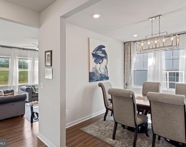 2131 Berwick Drive - Photo Thumbnail 9