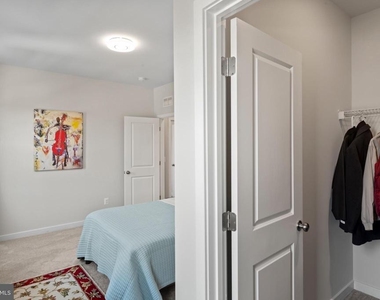 2131 Berwick Drive - Photo Thumbnail 19