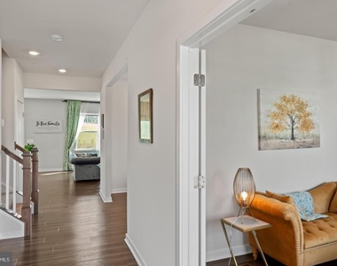 2131 Berwick Drive - Photo Thumbnail 6